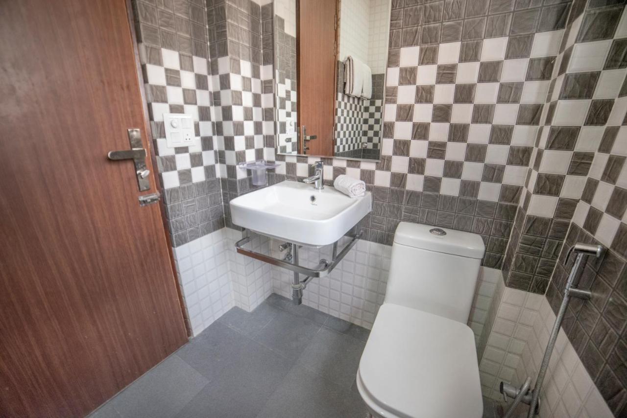 Fabhotel Mannat Residency Sec 52 Gurgáon Kültér fotó