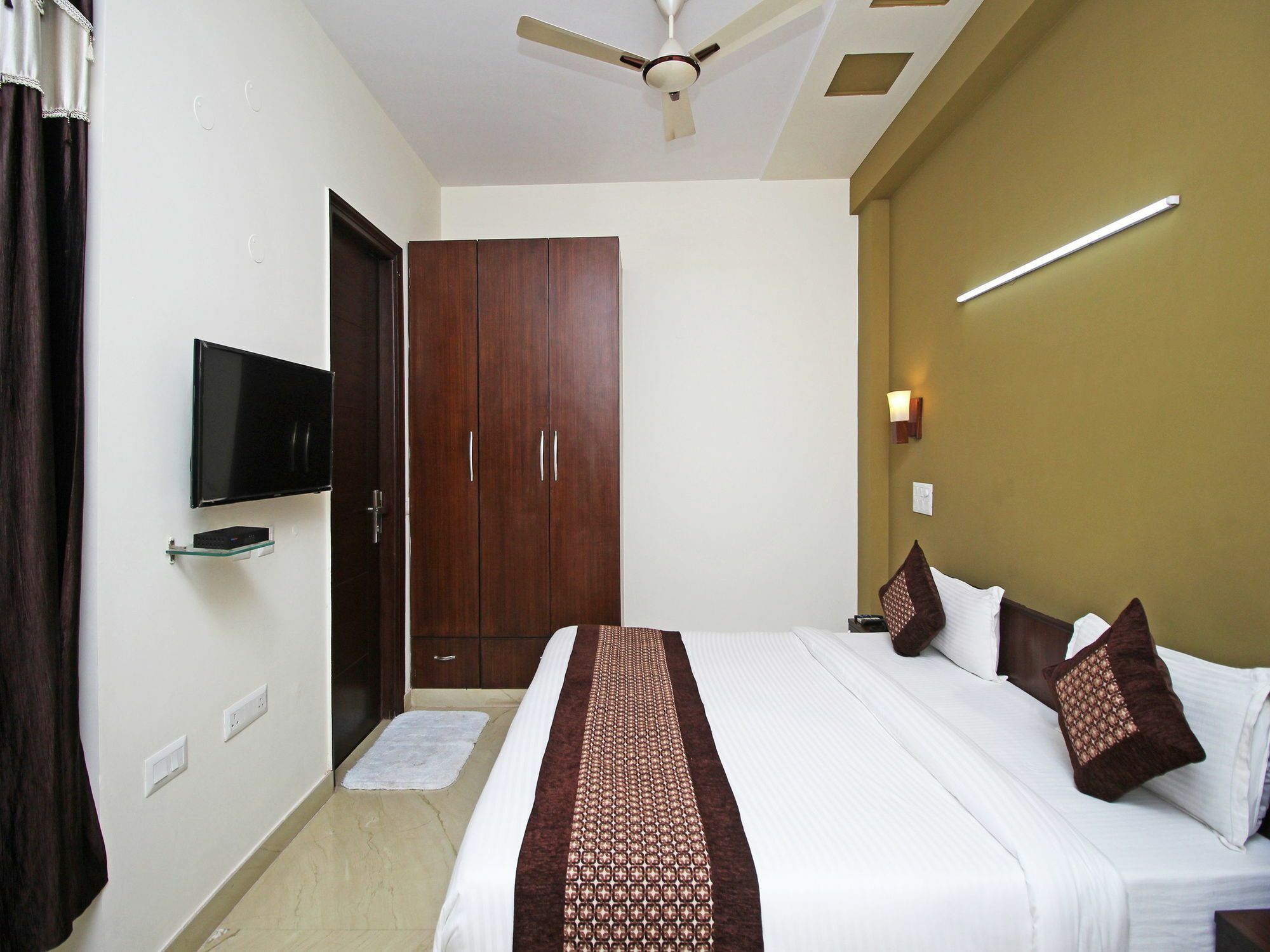 Fabhotel Mannat Residency Sec 52 Gurgáon Kültér fotó