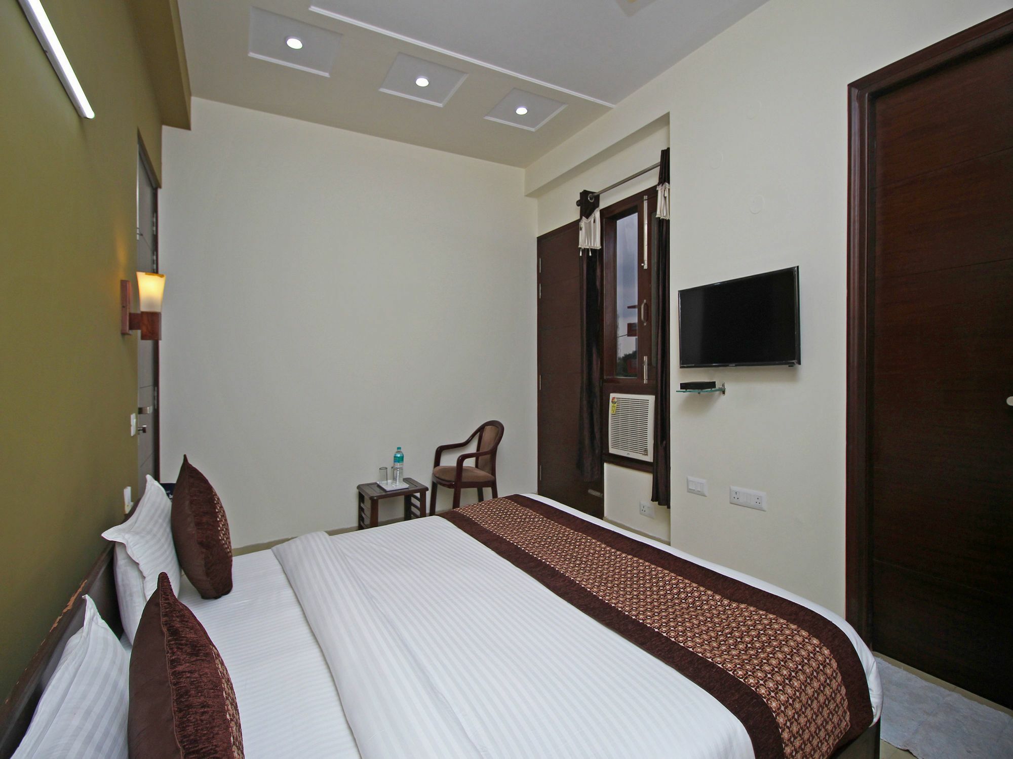 Fabhotel Mannat Residency Sec 52 Gurgáon Kültér fotó