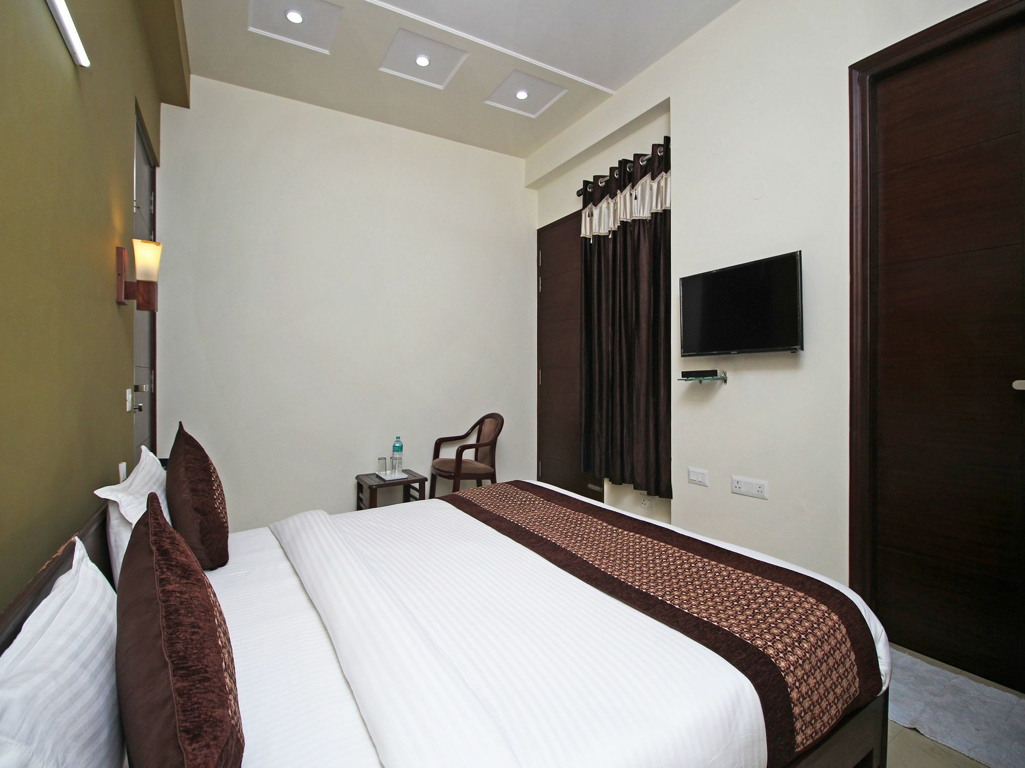 Fabhotel Mannat Residency Sec 52 Gurgáon Kültér fotó
